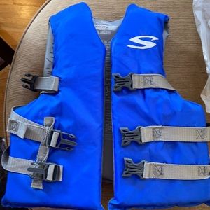 Youth life vest